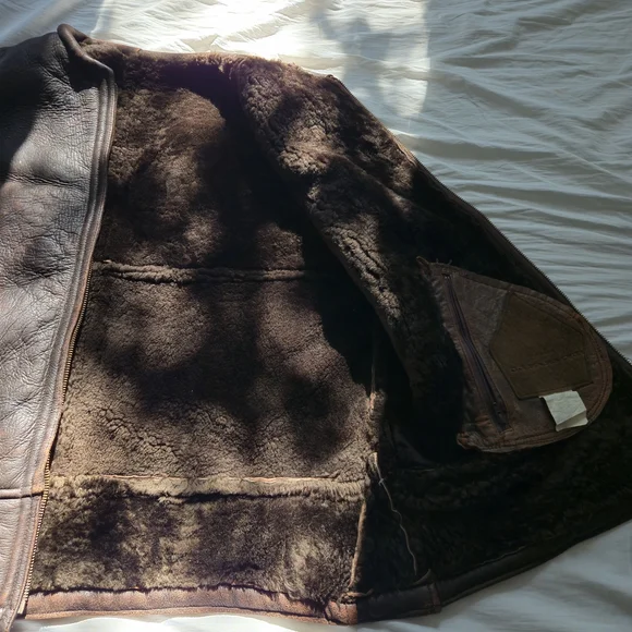 Men's Brown Leather Vest - Picture 4 of 10